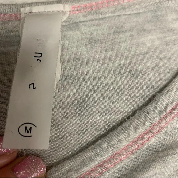 No brand gray/pink sleeve contrast top size medium - Picture 3 of 6